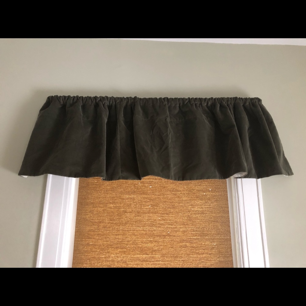 Country Curtains Faux Suede Green Valance